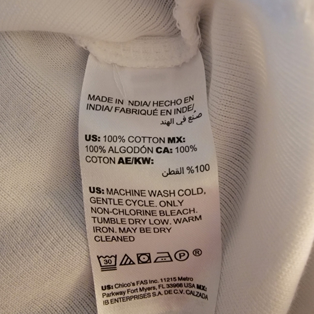 Chico's Size 2 White Top (Fits Like A Chico's Size 3) - Picture 5 of 6